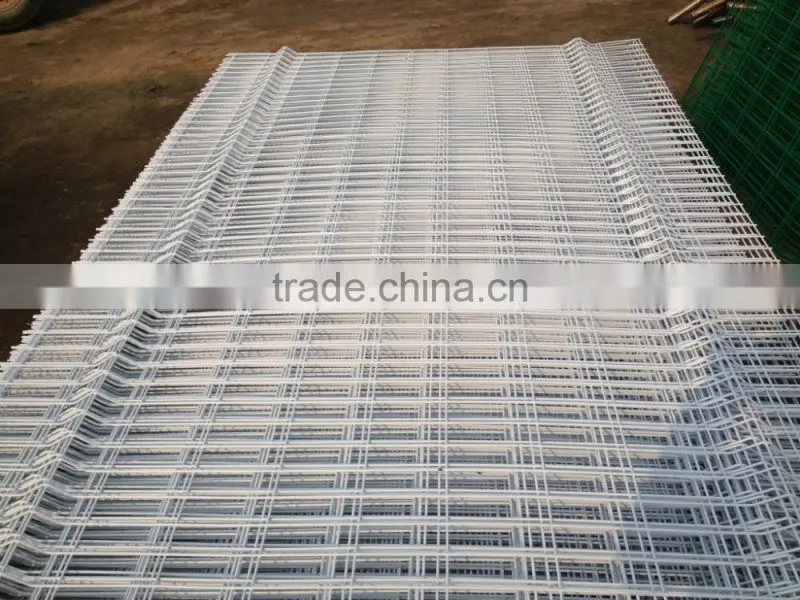 Automatic welded wire mesh panel bending machine