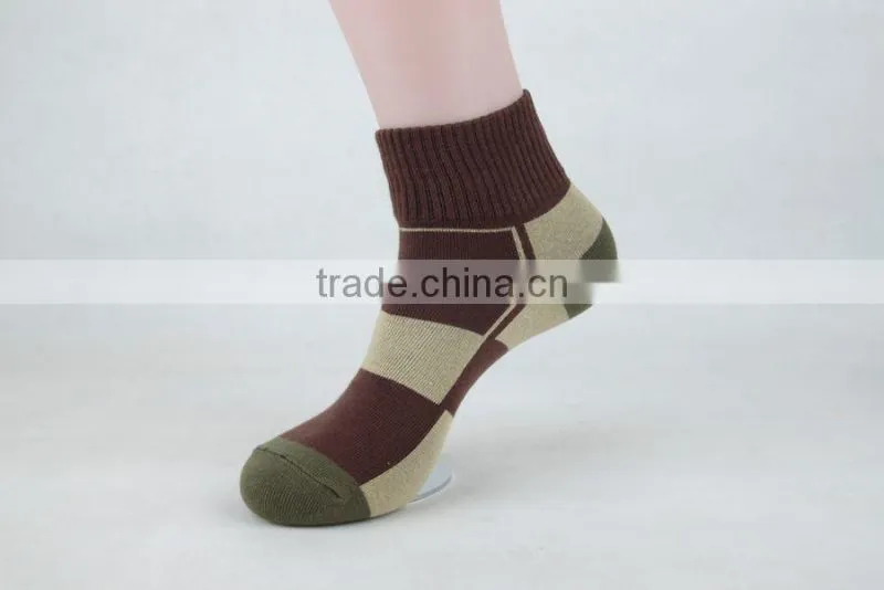 Hot selling custom cotton sport socks men socks