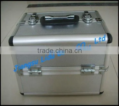 Protable aluminum cosmetic case