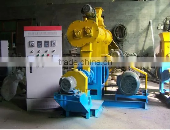 2013 Best seller wide output range reasonable price poultry feed extrusion machine