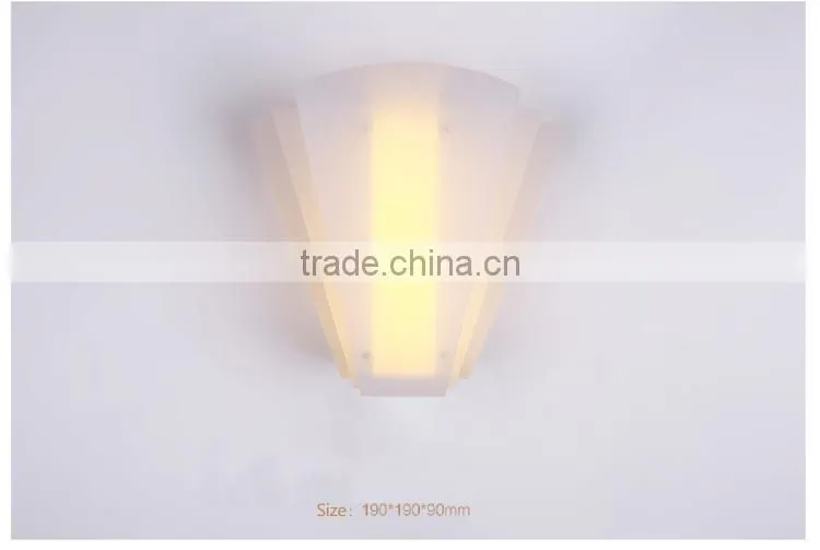 AC 230V Acrylic LED Wall Lamps 12W Small Iron LED Wall Light