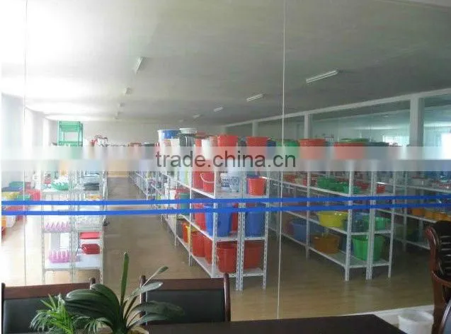 Plastic pipe fitting mould