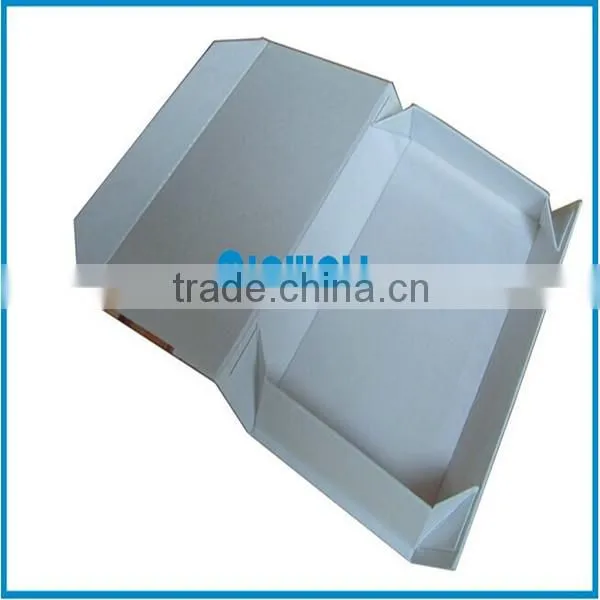 Foldable luxury clothing packaging box with paper material