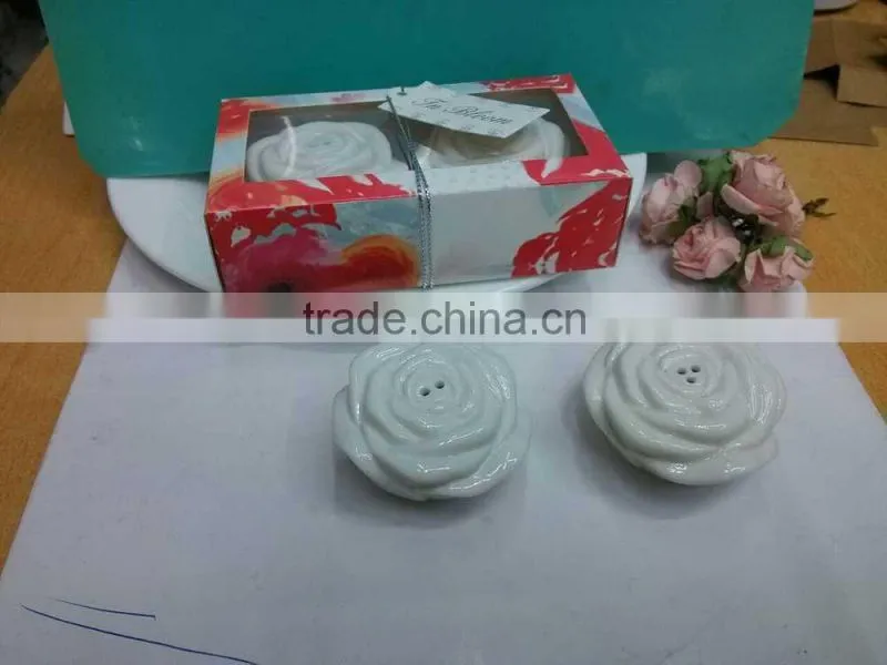 In Bloom" Ceramic Flower Salt and Pepper Shakers 2015 new wedding door gift