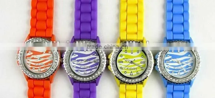 fashion geneva ladies silicone rubber band watch