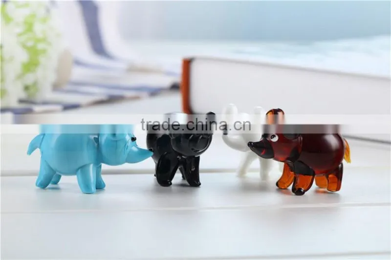 Colored glass pig handicrafts for household decoration or gifts