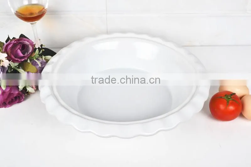 12" Round porcelain bakeware with lid