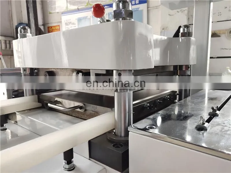 UTM420Z Automatic Adhesive Label Film Flatbed Die Cutting Machine, Flat bed roll clear sticker tape punching press cutter