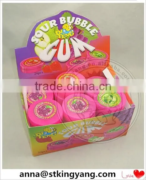 Sour bubble gum with sour powder