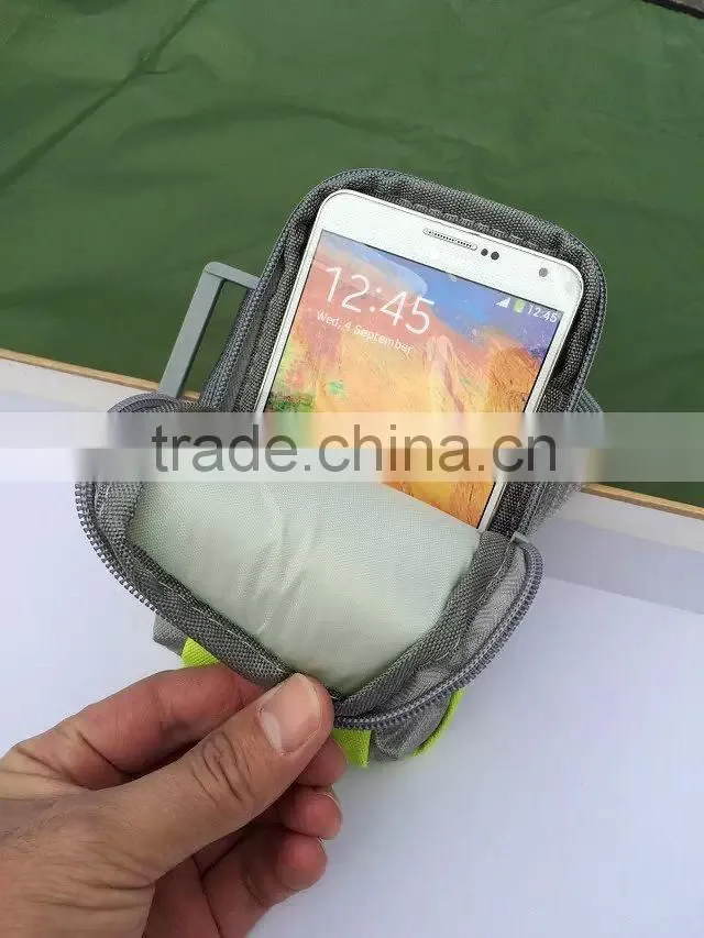 Adjusted sports bag for arm phone pouch