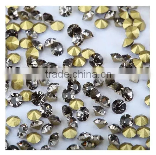 Black diamond pointback glass beads