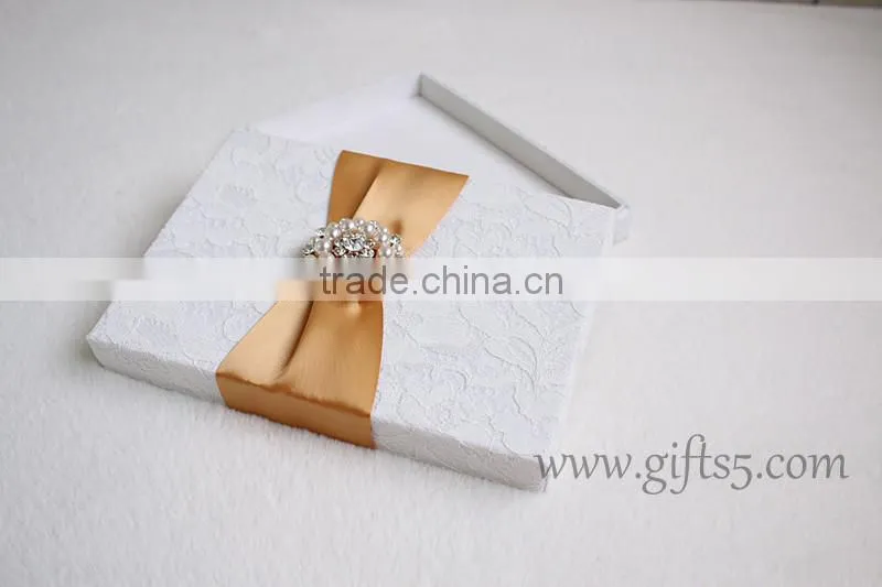 Elegant White Wedding Invitation Card Box With pearl brooch