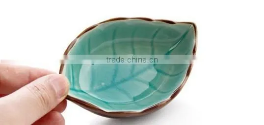 Wholesale Stock Small Order Leaf Shaped Ceramic Condiment Plate