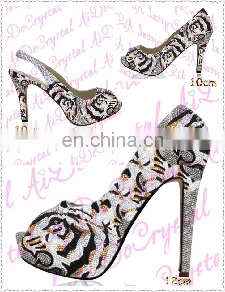 Aidocrystal black and white 12cm high heels Sexy nighclub fish head women model sandal Italian shoes and bag