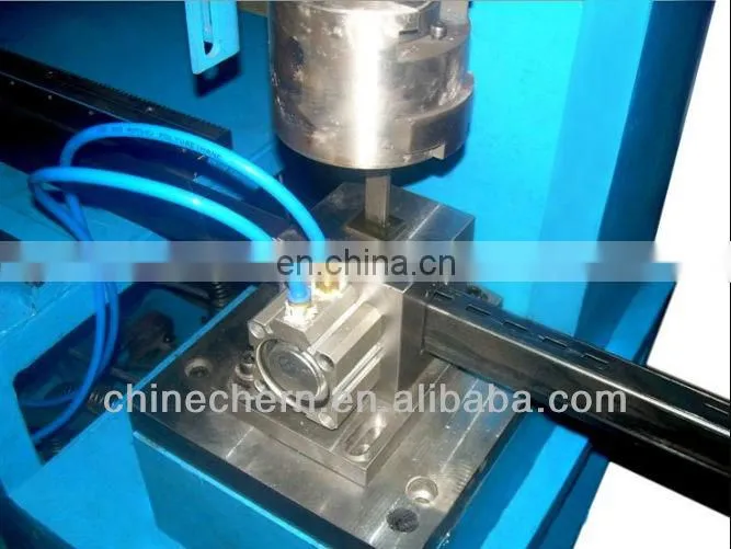 Pipe notching machine