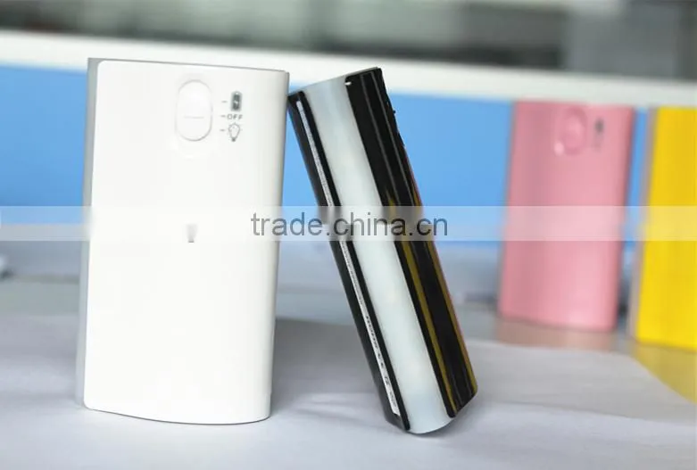 4 LED indicators universal charger powerbank for smartphone