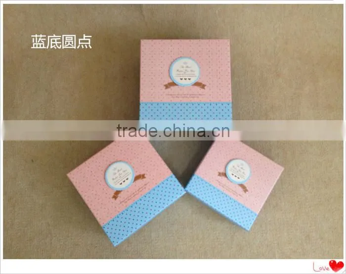 Square gift box gift birthday gift box of chocolates in the box