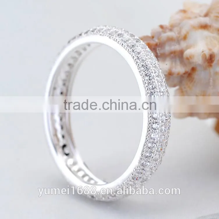 China Customize Simple Design Round Band Prong Setting CZ Diamond Wedding Ring