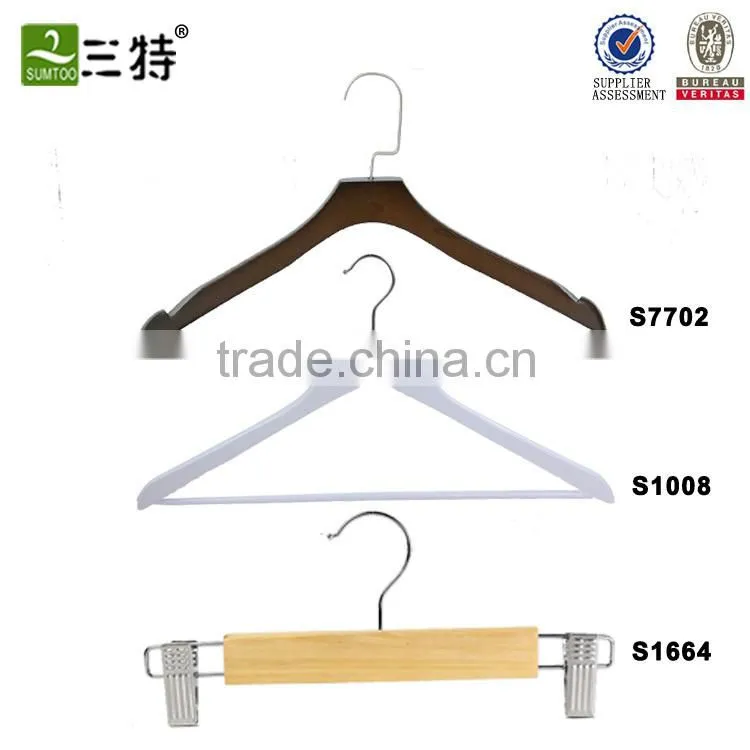 Various Kinds of bulk Wooden Retail Hangers