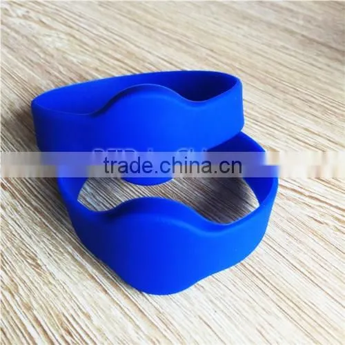 Wholesale 13.56MHz Festival Silicone RFID Bracelet for Events