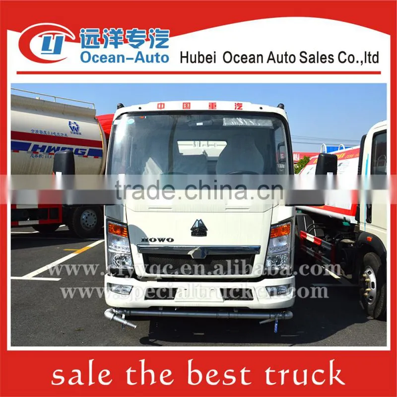 SINOTRUK HOWO 4000liter 4X2 small water tanker for sale