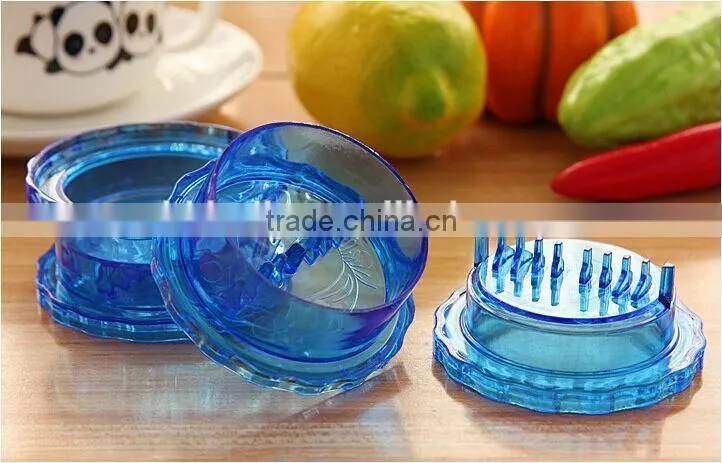 Kitchen Garlic Press Tool Masher Cutter Slicer Presser Crusher