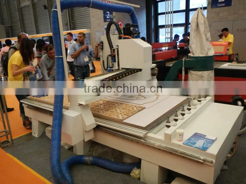 Disc type automatic tool changer machining center Italy HSD 9.0KW air-cooled spindle CNC Router
