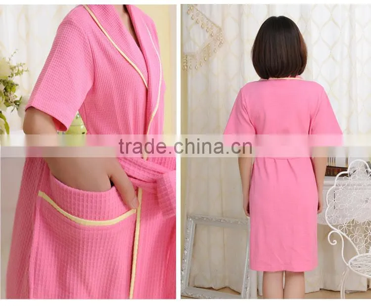 China Solid Color Cozy Microfiber Waffle Bathrobe