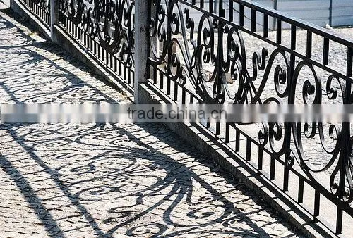 2015 hot galvanized handmade cheap iron fence