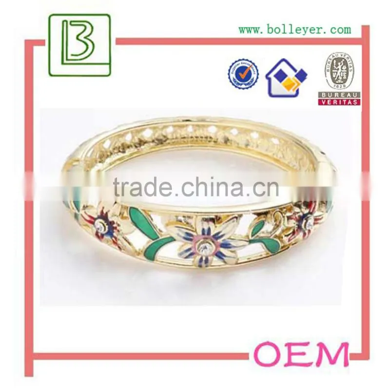 Female Charming Crystal Bangle Bracelet