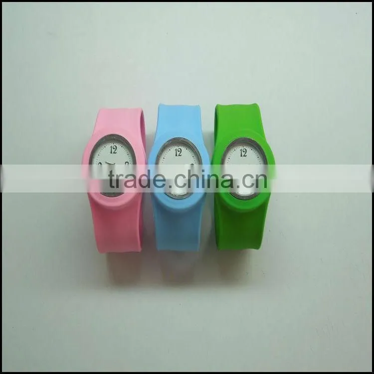 Novelty customized design silicone slap watch