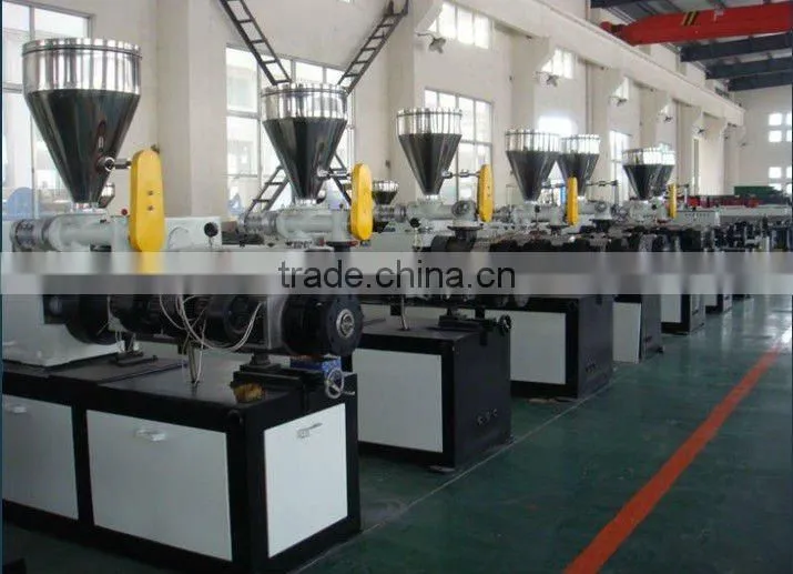 Plastic sheet extrusion machine