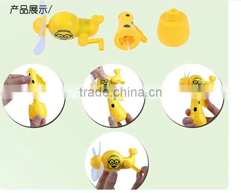 cheap plastic mini handy dynamo fan with sprayer for kids in summer