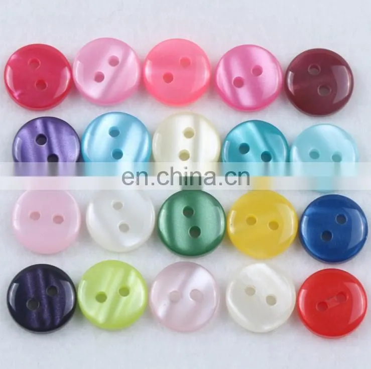 2016 fashion 2/4 hole colorful button wholesale resin button