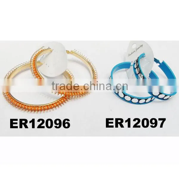wholesale metal spring loaded hoop earrings