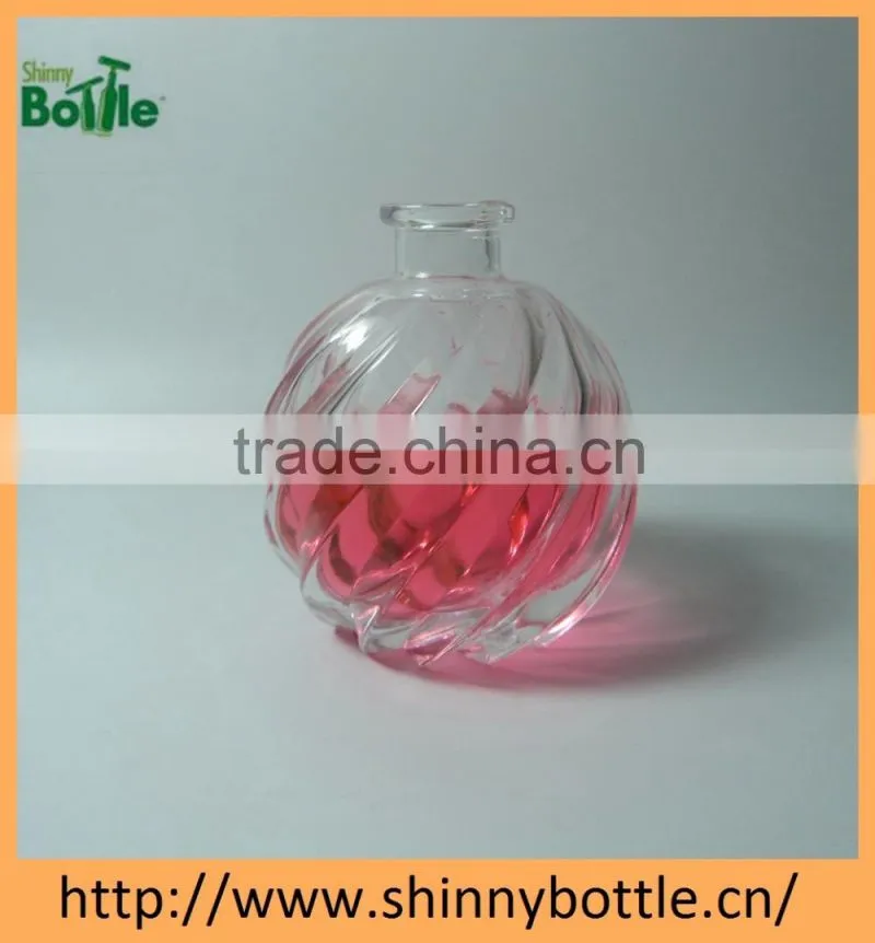 wood and glass aromatherapy diffuser