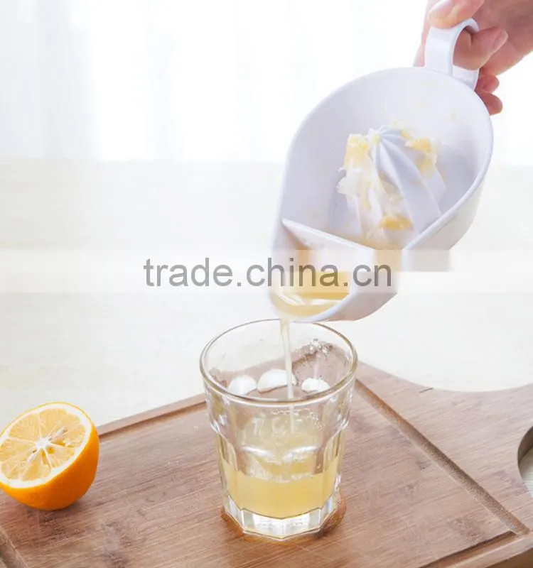 Wholesale popular best quality manual plastic portable squeezer for sale
