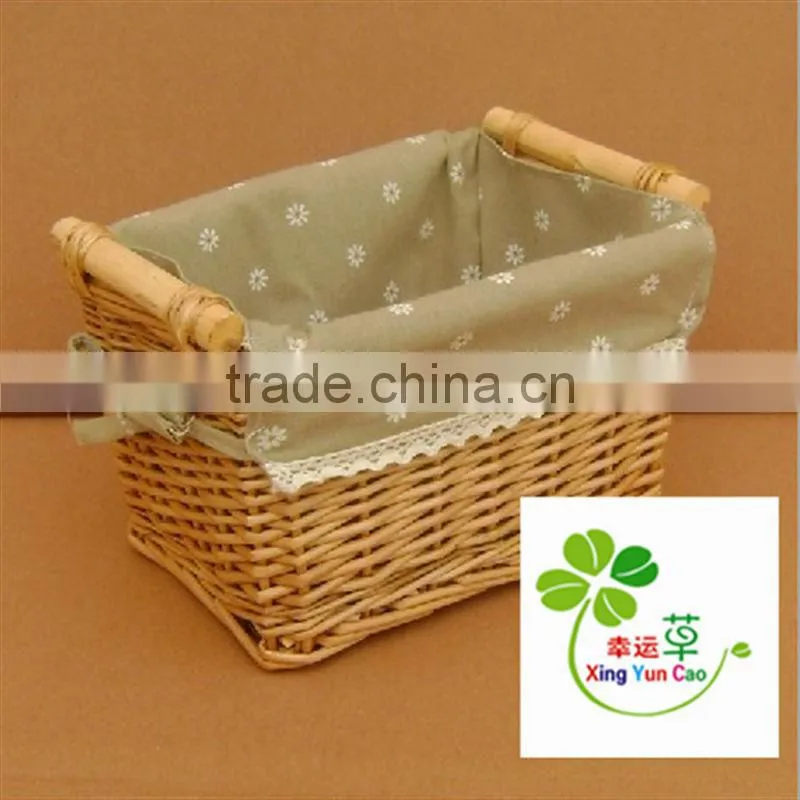 Trapezoidal wicker basket for shoses