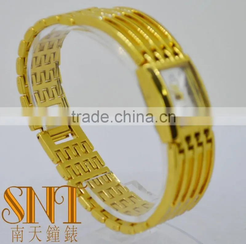 SNT-CT2226 Fashion gold alloy watch with crystal stones