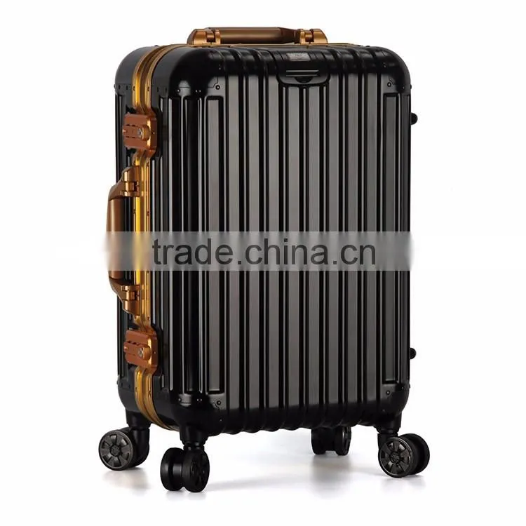 Factory price customized size waterproof aluminum luggage case pilot case for travelling