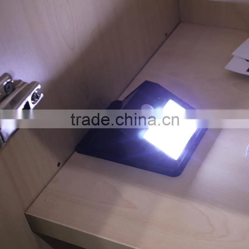 Waterproof 4SMD Solar LED Sensor Light