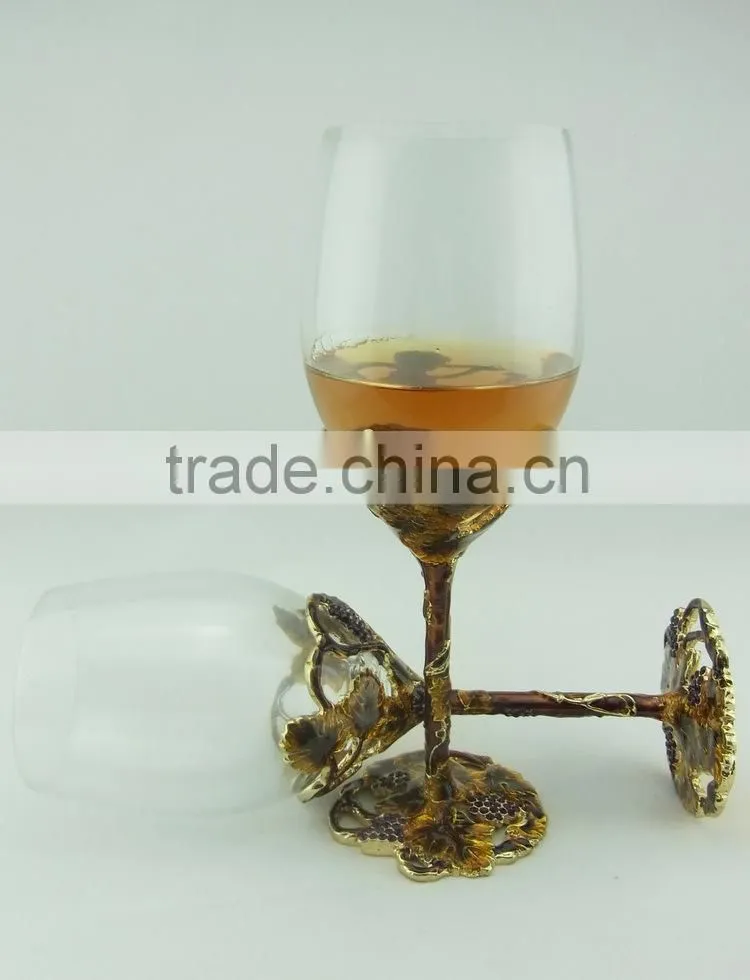 Iris Flower Design Wine Goblet