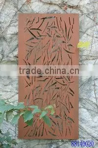 Metal decorative wall plaque