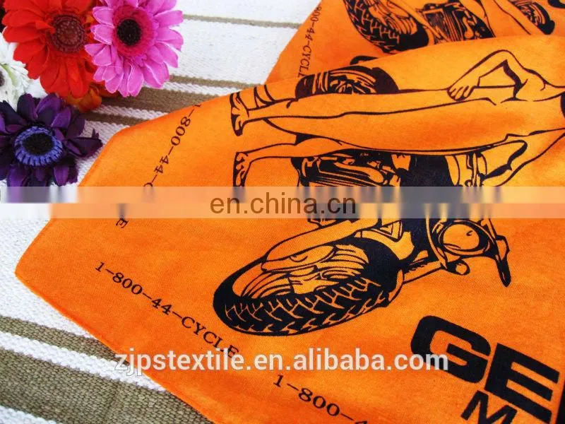 2014 hot sell 100% cotton black color with white pirate pattern logo triangle bandana,pet bandana