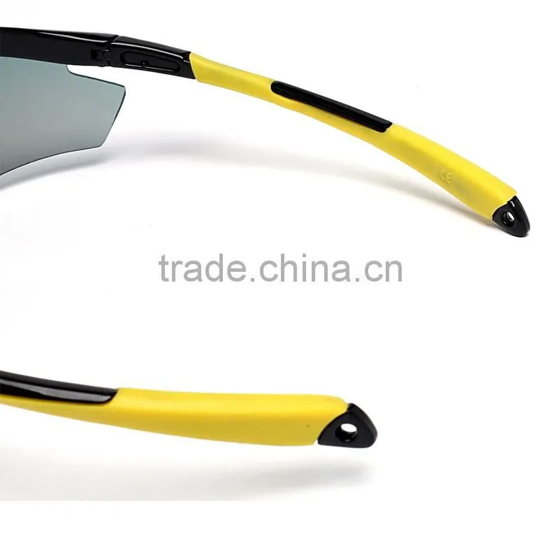 Univeral fit unisex sports inspired design anti fog performance safety eyewear