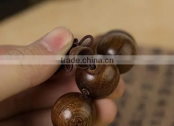 Delicate golden sandalwood Tibet Buddhism Prayer antifatigue bead bracelet