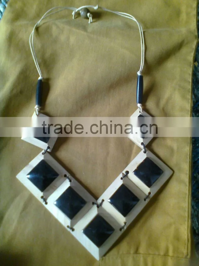 Fashio Necklace/Buffalo Horn Beaded Necklace/Fashion Jewelry/Latest Model Pendant Necklaces