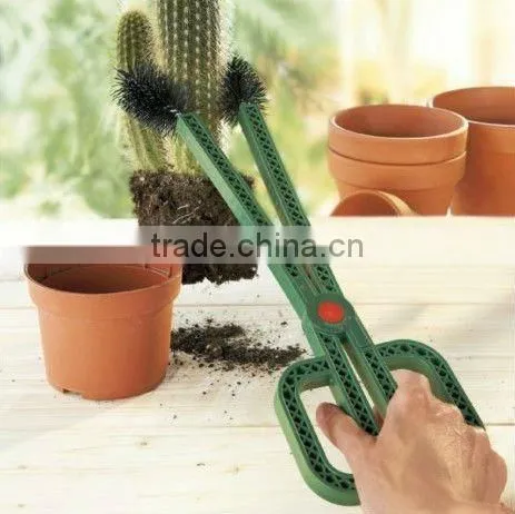 CACTUS DUSTER CLEANING