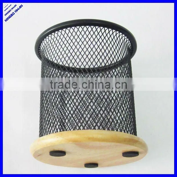 2015 new design round wire mesh pencil holder with wooden base