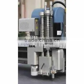 Digital control footwear cutting machine